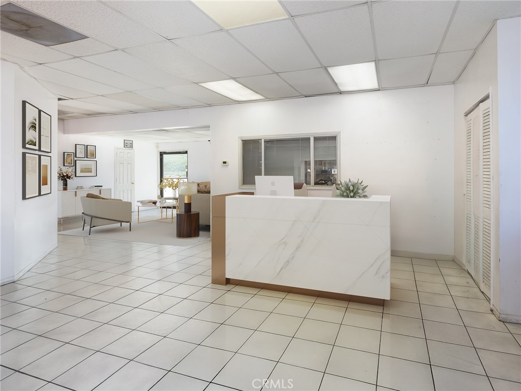 713 E El Segundo Boulevard Property Photo 2