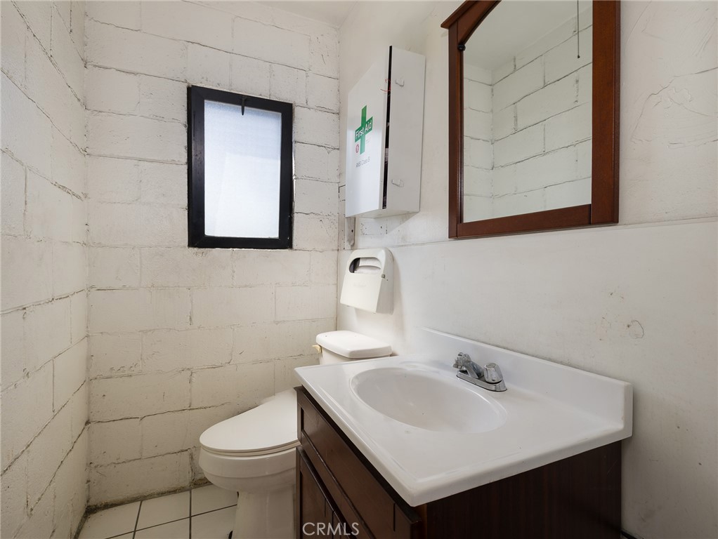 713 E El Segundo Boulevard Property Photo 12
