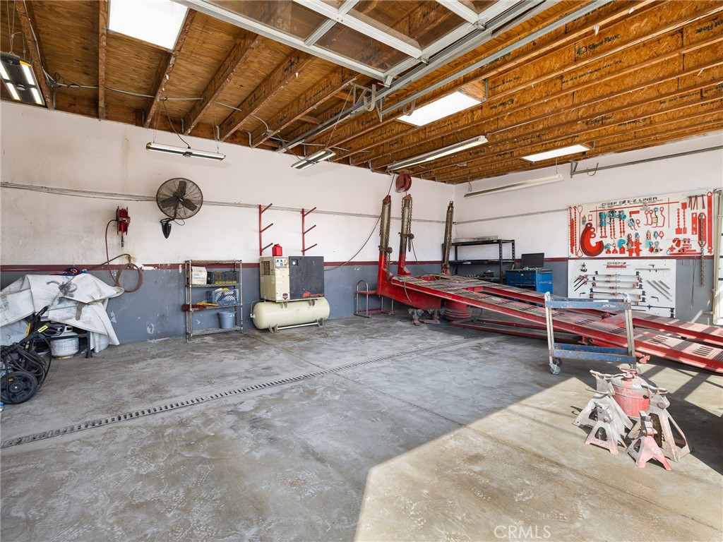 713 E El Segundo Boulevard Property Photo 23