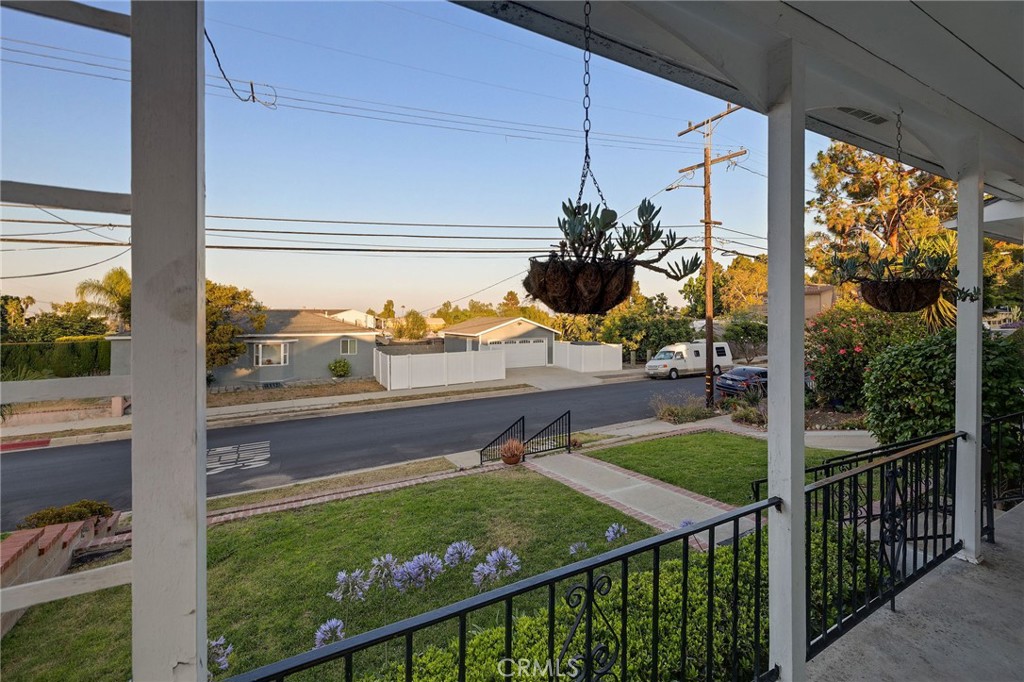 633 N Leland Avenue Property Photo 6