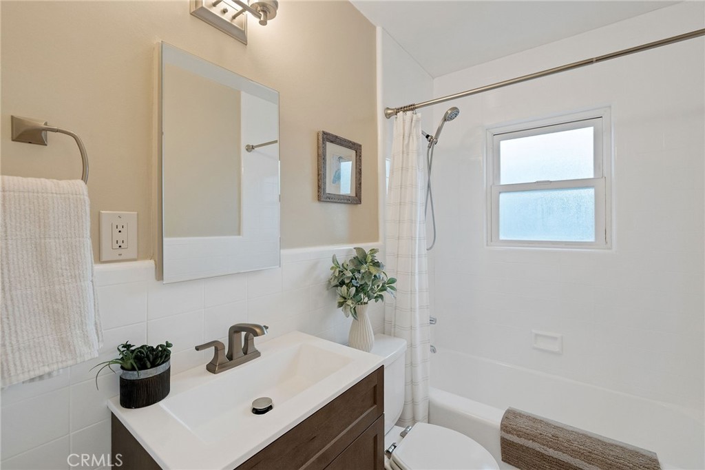 633 N Leland Avenue Property Photo 27