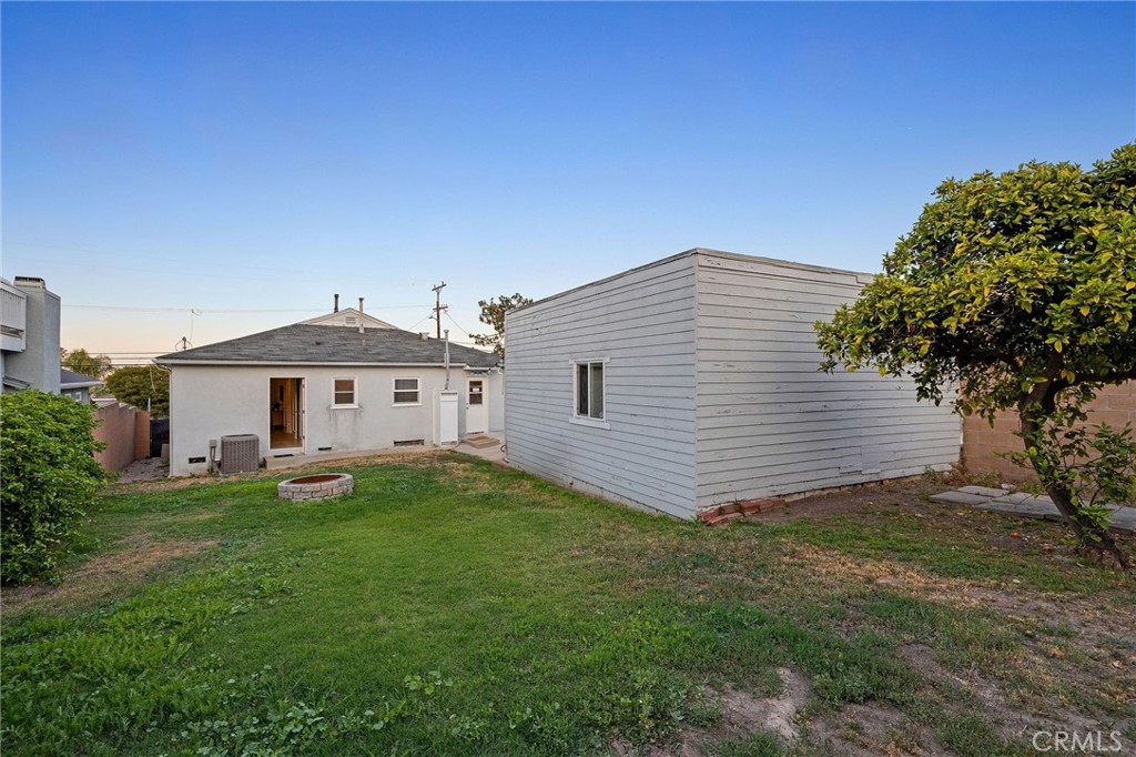 633 N Leland Avenue Property Photo 35