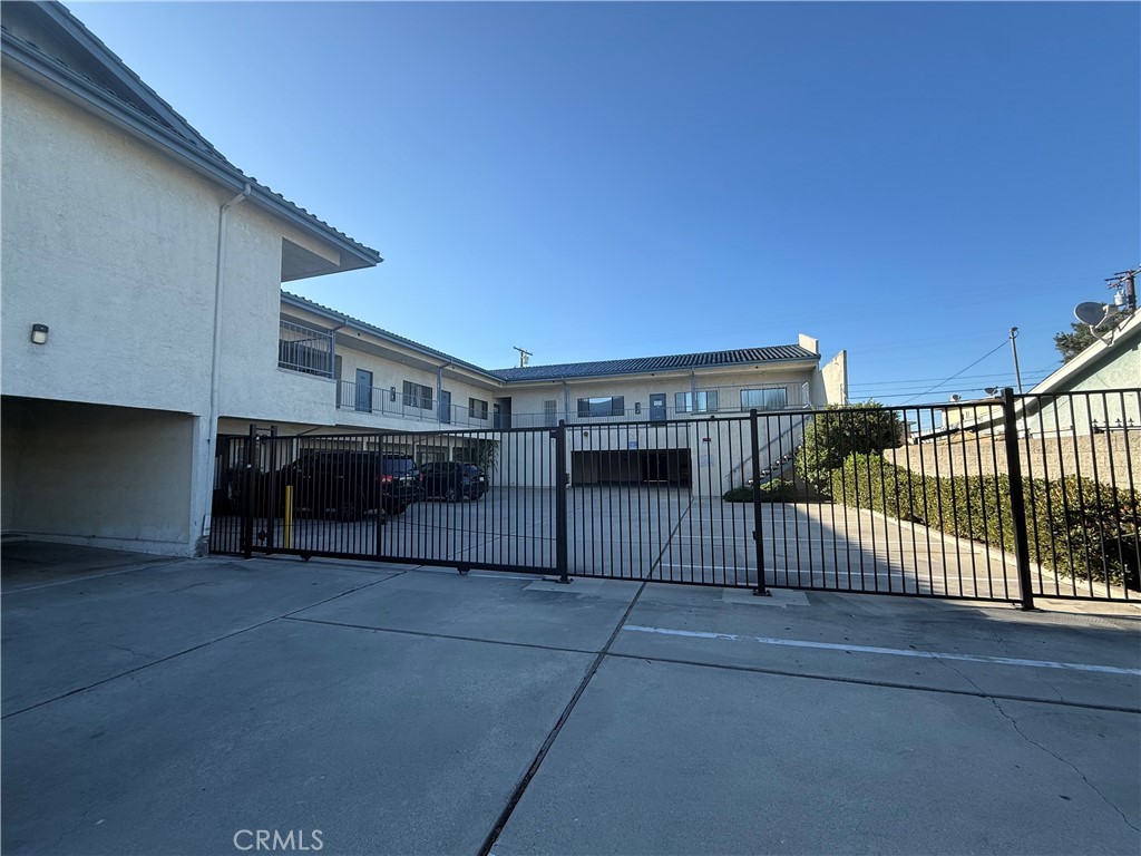 1233 W Gardena Boulevard 203 Property Photo 6