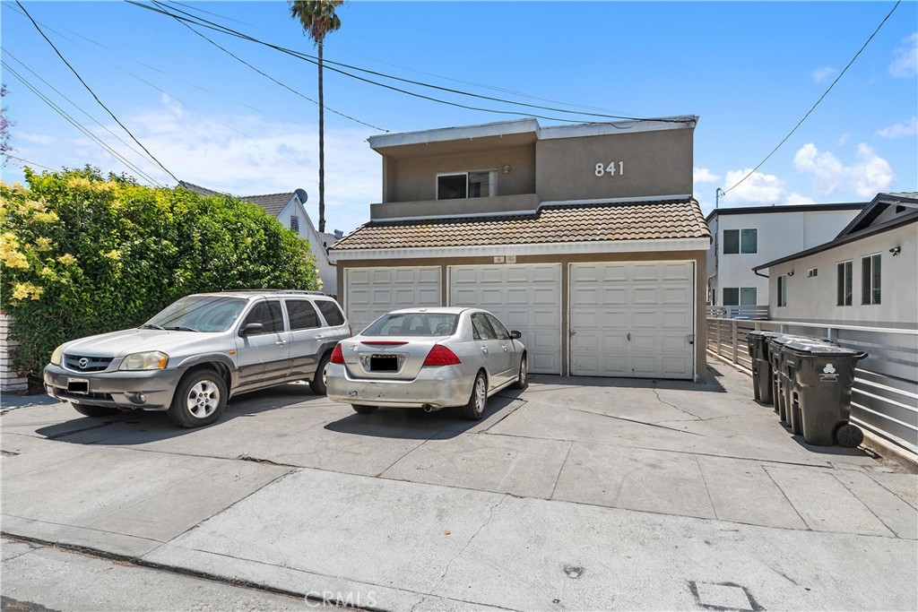 841 W 5th Street Property Photo 1