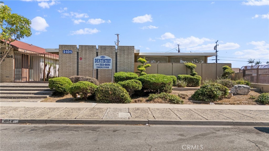 2404 W El Segundo Boulevard Property Photo