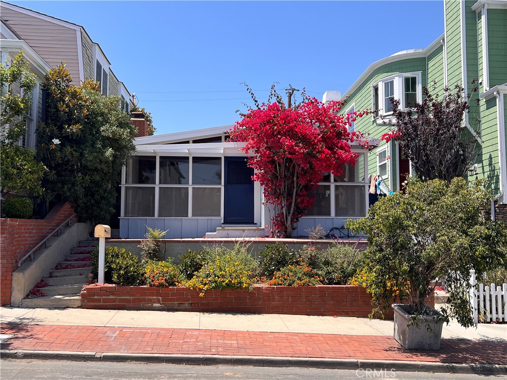 429 1st Street Property Photo 1