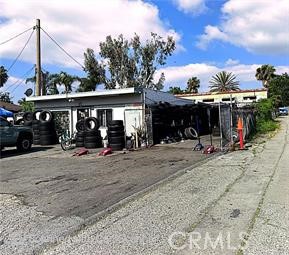 1338 N Santa Fe Avenue Property Photo 1