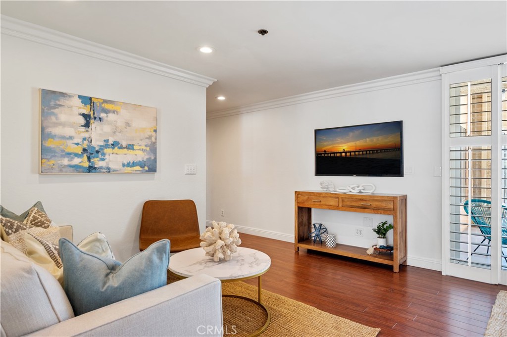 555 Esplanade 320 Property Photo 5