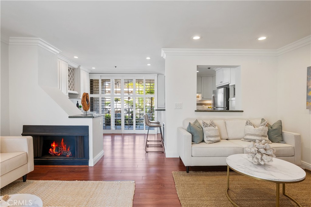 555 Esplanade 320 Property Photo 14