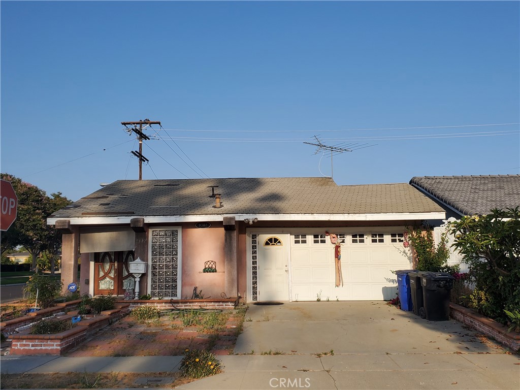 9302 Pioneer Boulevard Property Photo 1