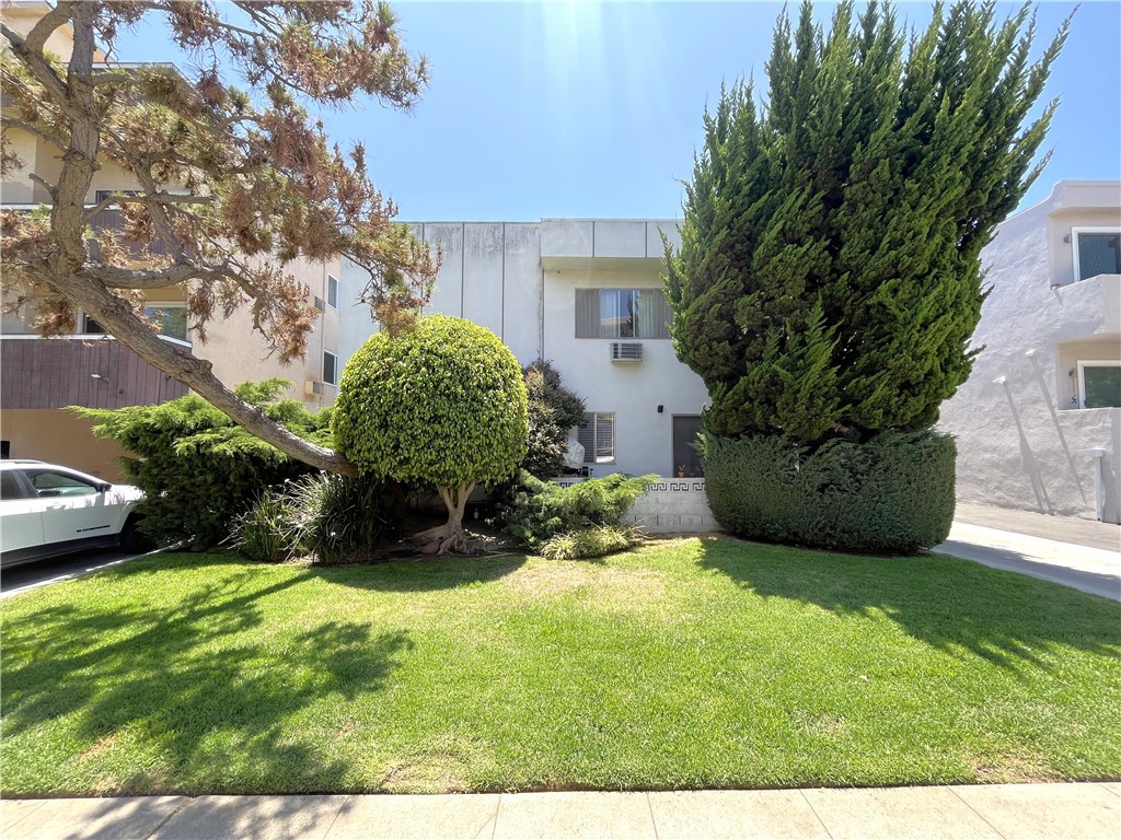 1933 Pelham Avenue 3 Property Photo 1