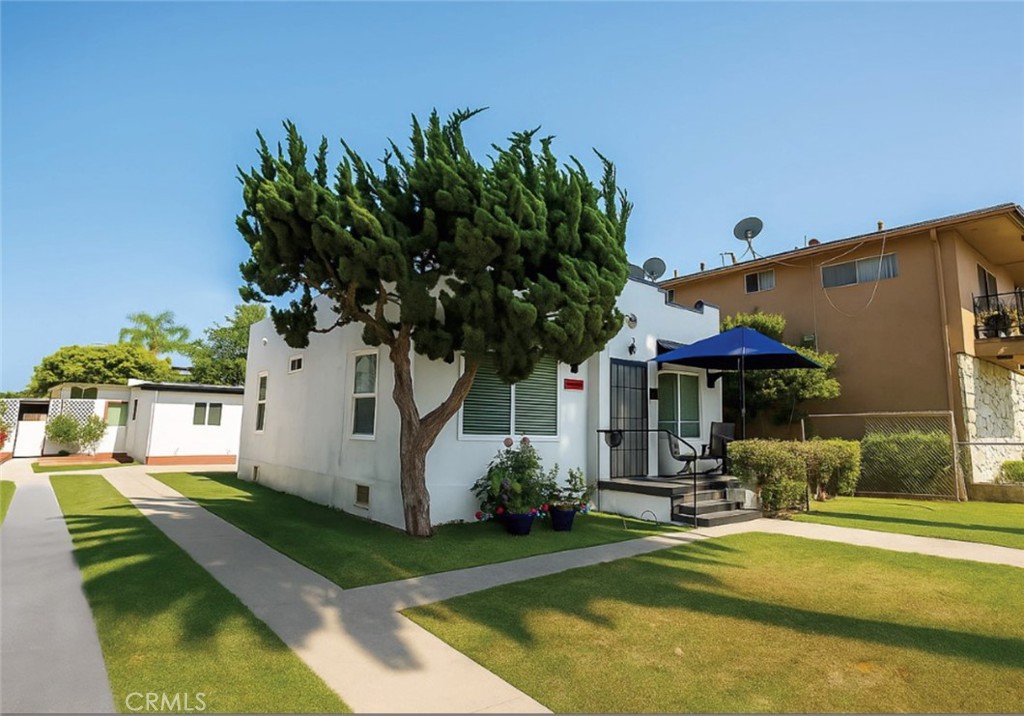 2332 Cedar Avenue Property Photo 1
