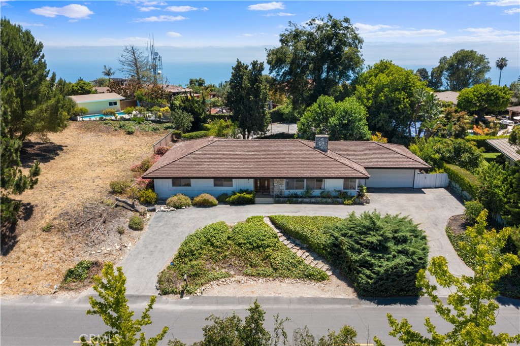 8 Coveview Drive Property Photo 1