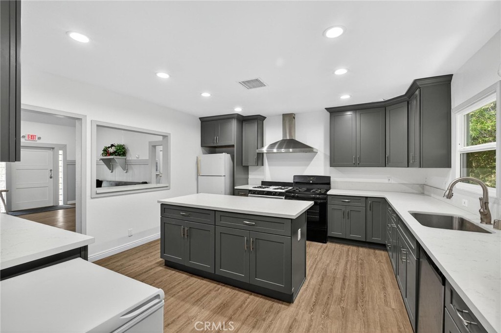 3425 W 15th Street Property Photo 9