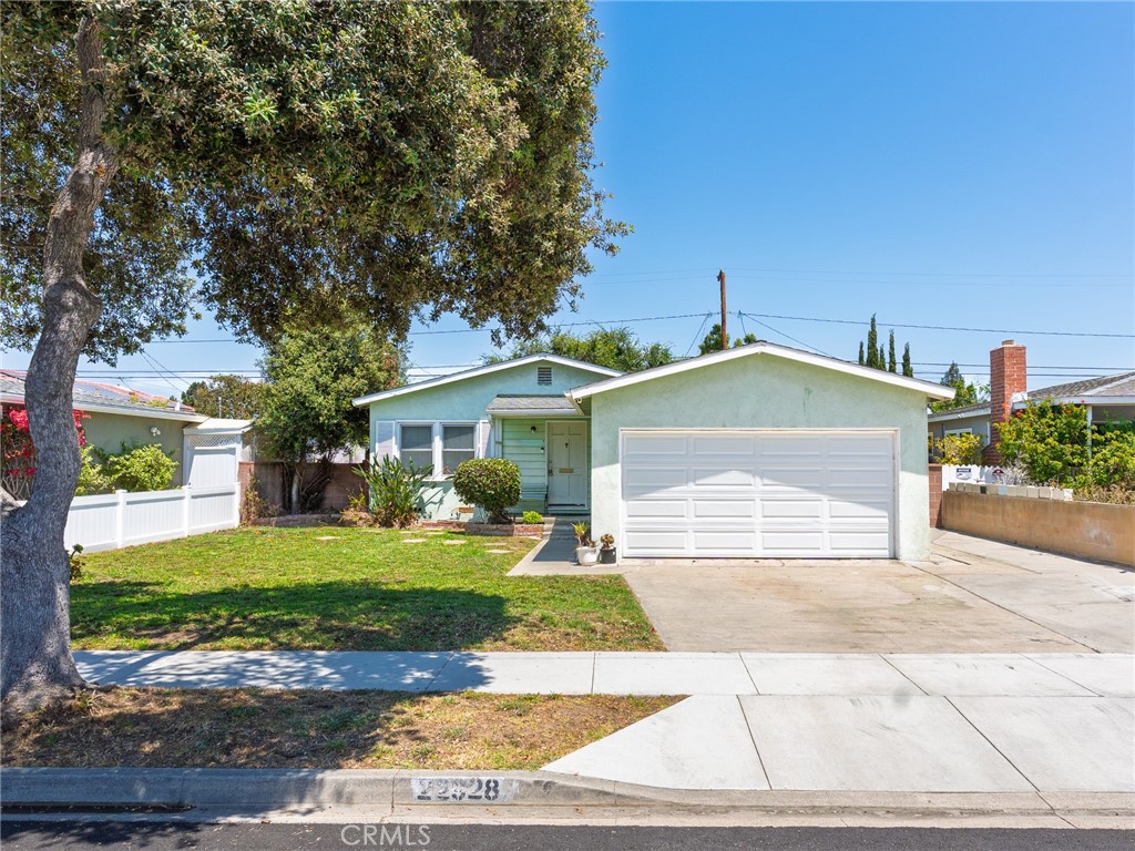 22928 Evalyn Avenue Property Photo 1