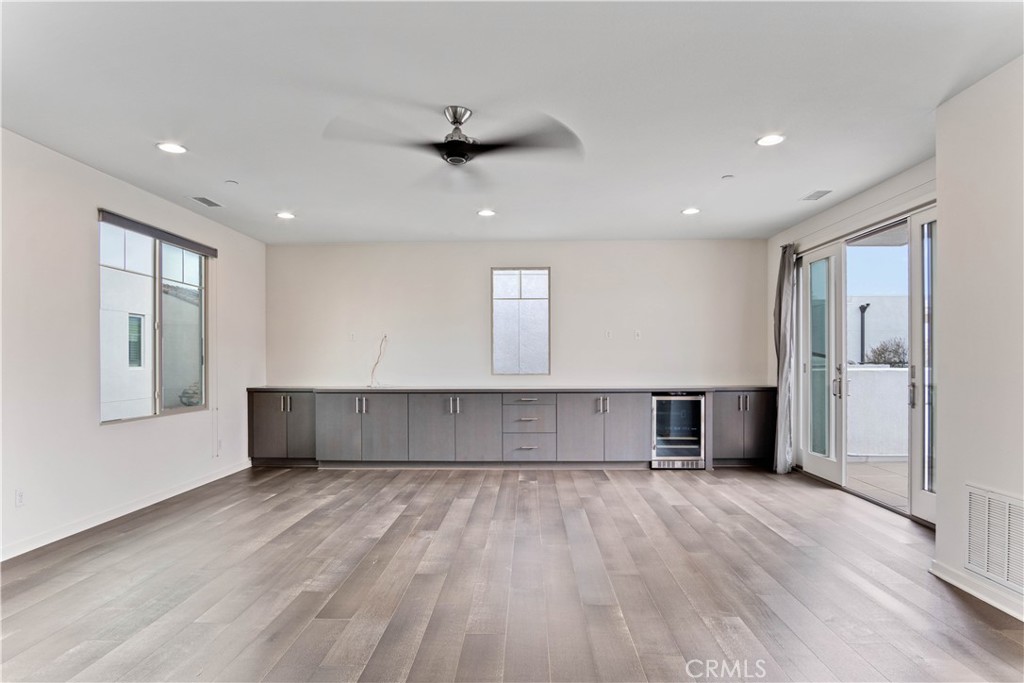 5533 Palm Drive Property Photo 1