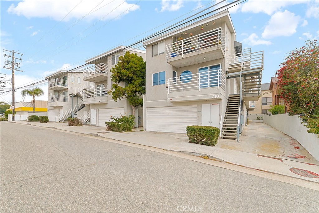 710 5th St Property Photo 1