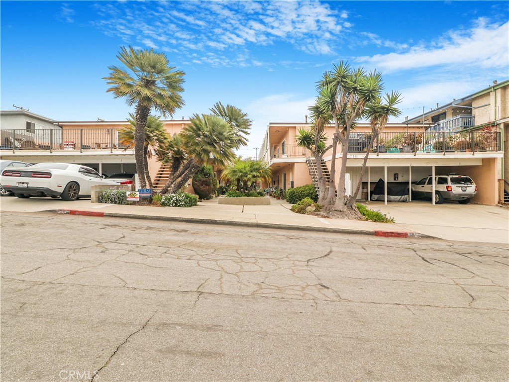 218 224 Lomita