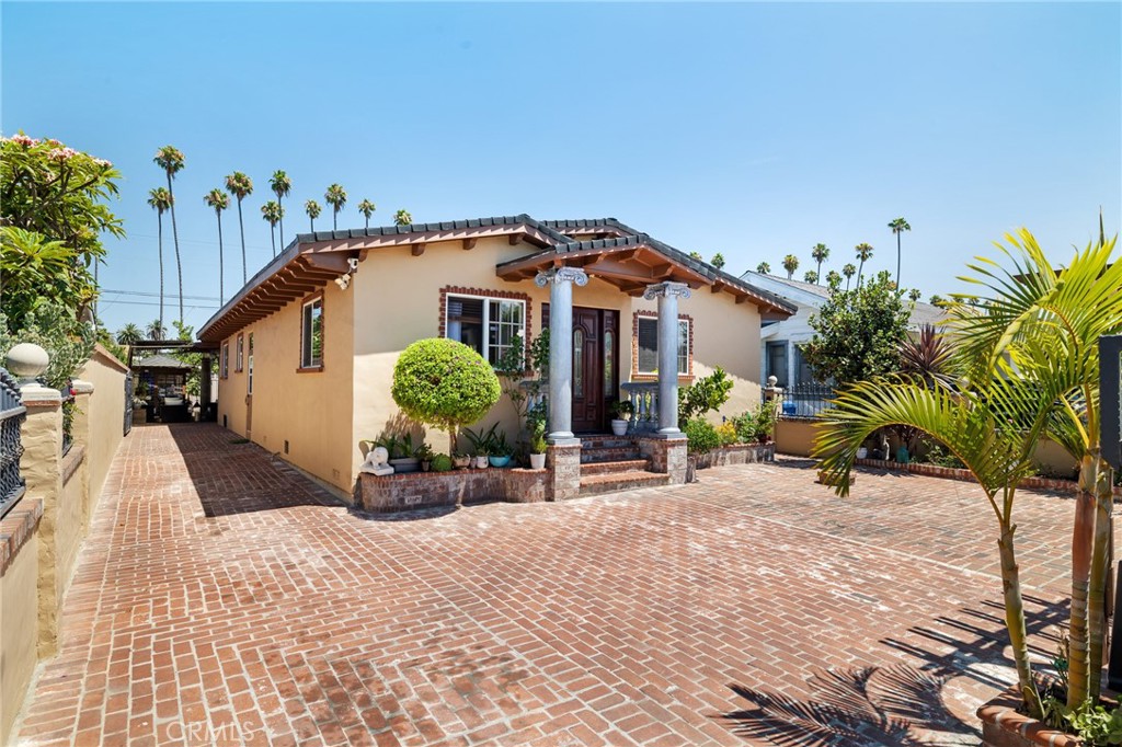 1729 W 51st Place Property Photo 1