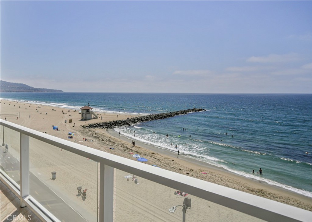615 Esplanade 407 Property Photo 1