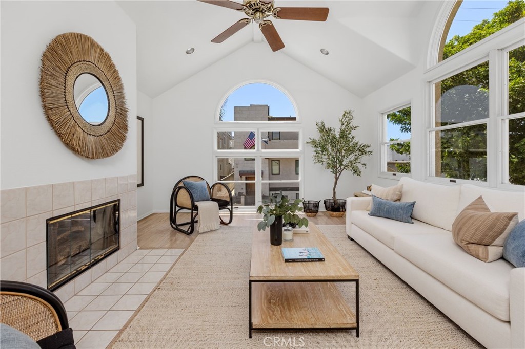 225 27th Street Property Photo 3