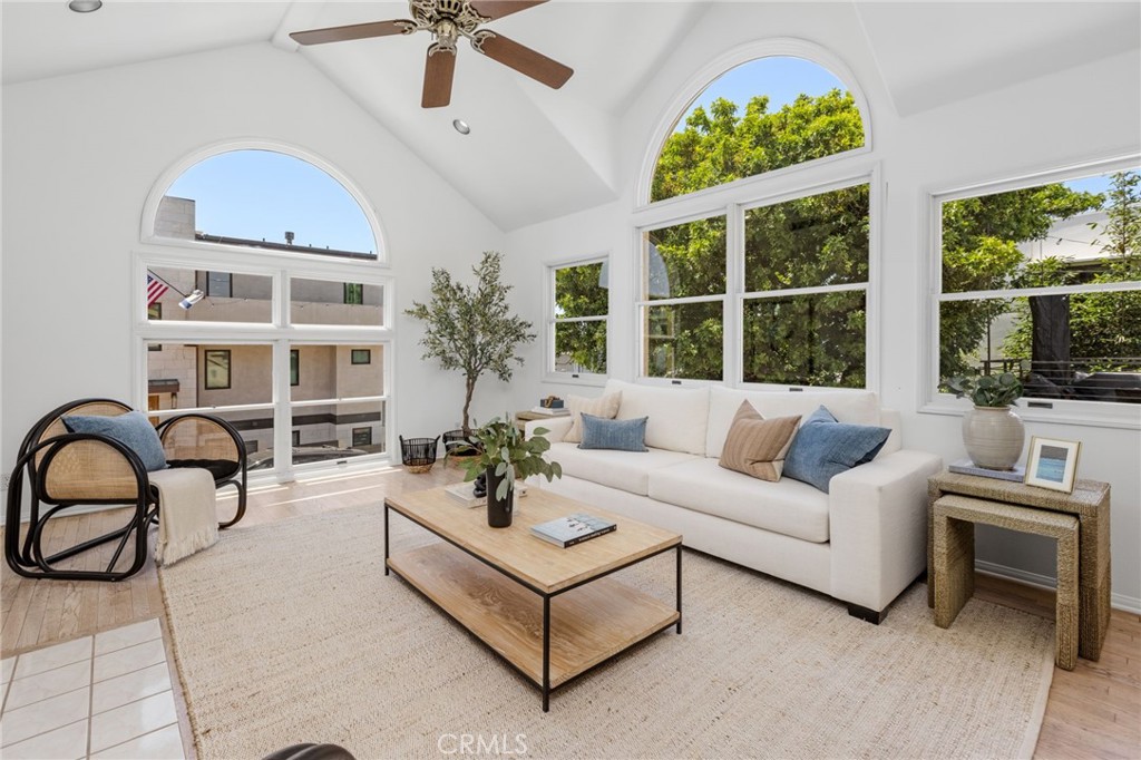 225 27th Street Property Photo 4