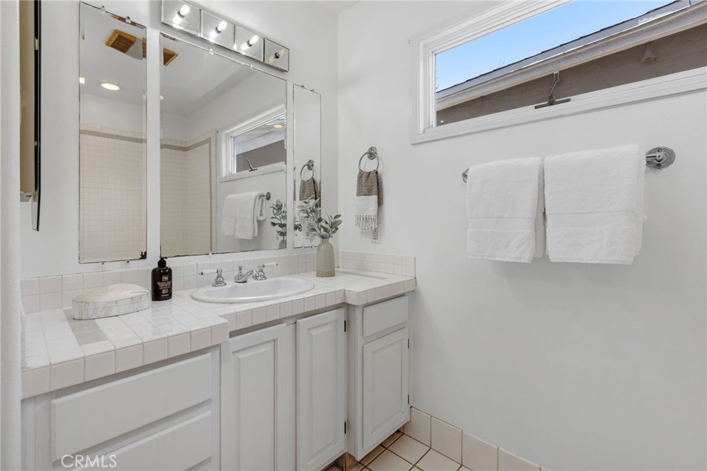 225 27th Street Property Photo 22