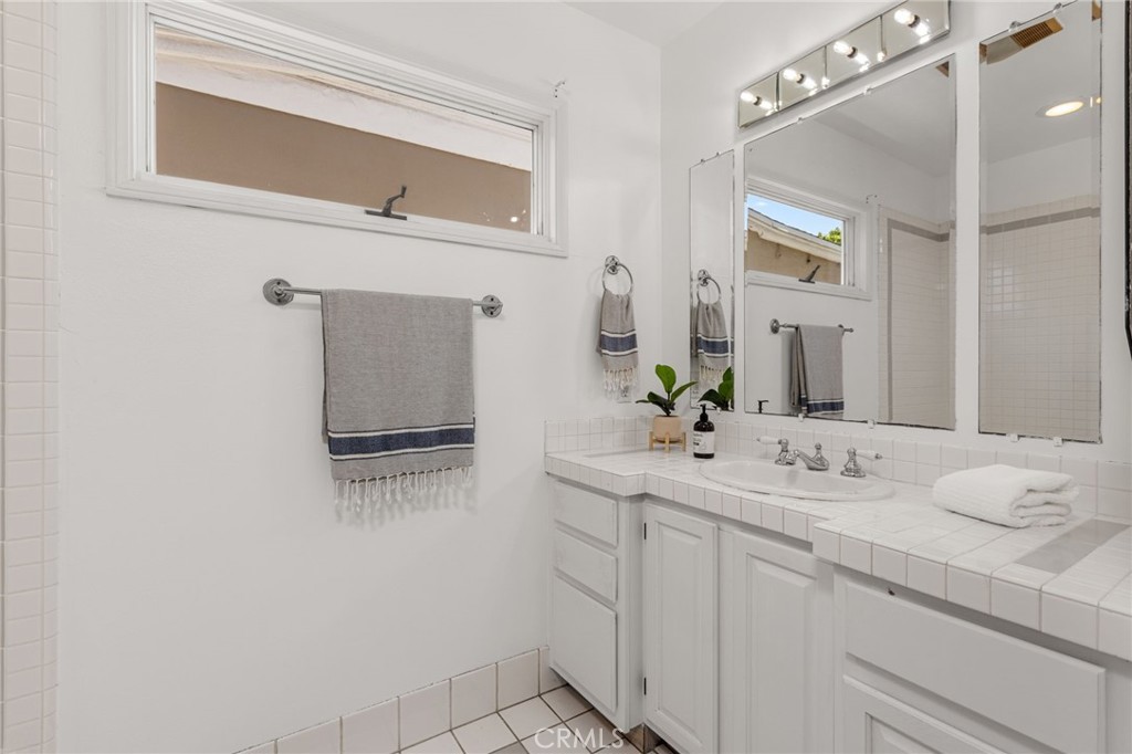 225 27th Street Property Photo 29