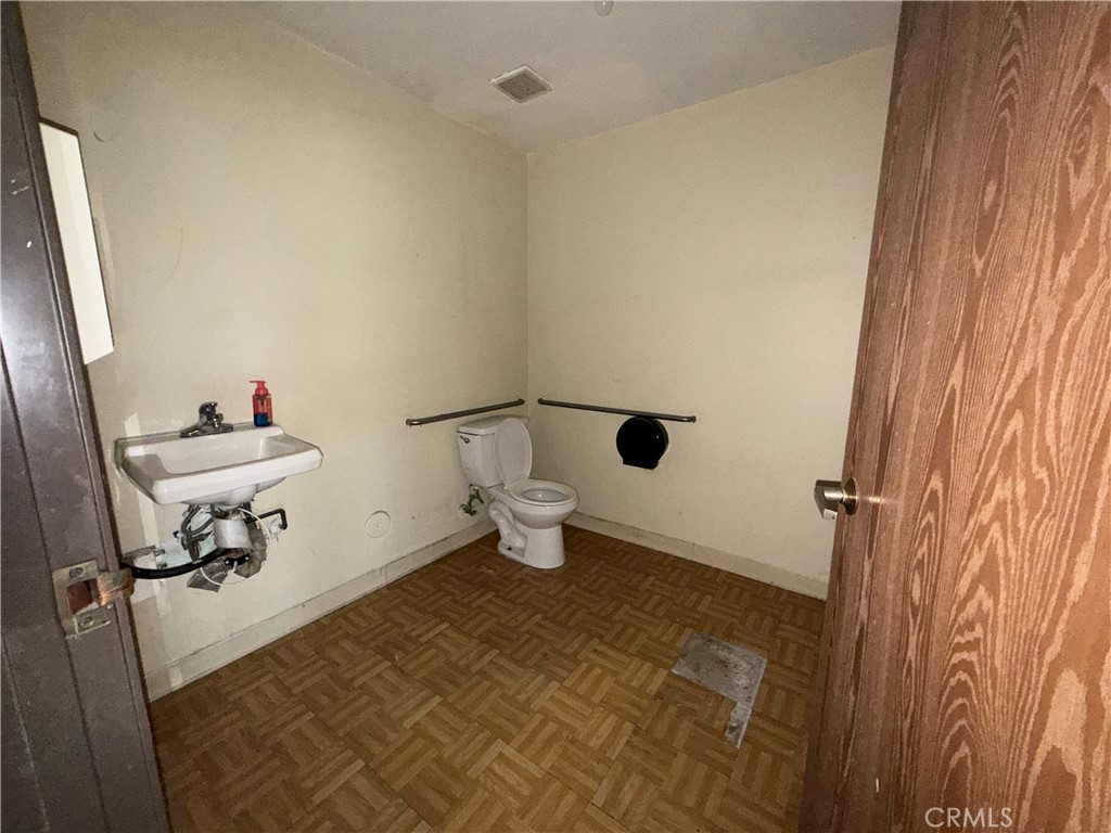 13850 S Normandie Avenue B-d Property Photo 6