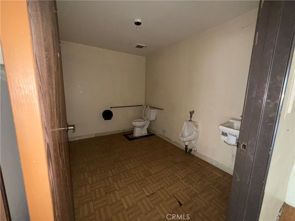 13850 S Normandie Avenue B-d Property Photo 8