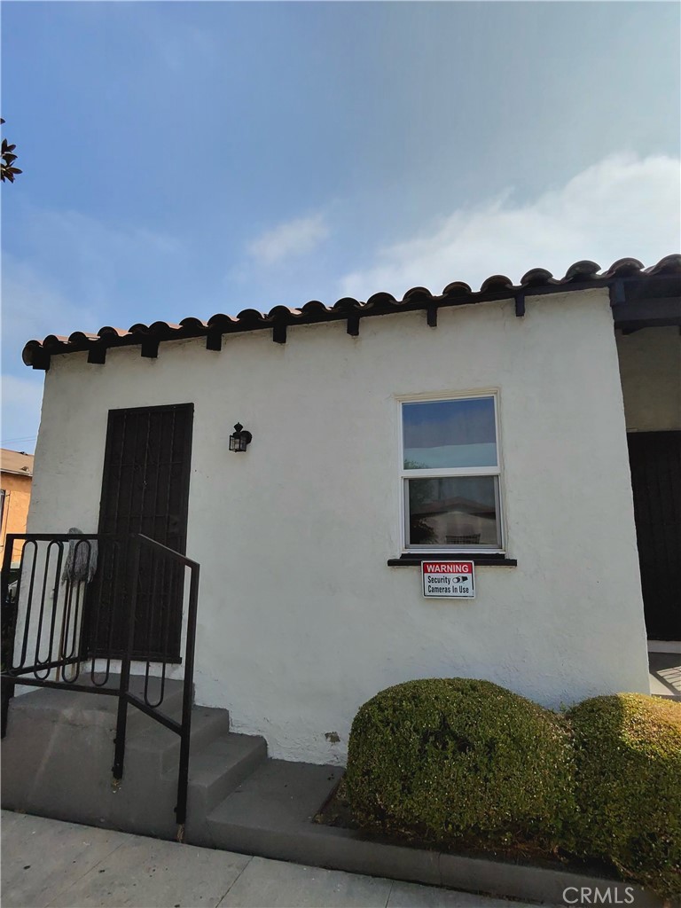 6428 S Van Ness Avenue Property Photo 9