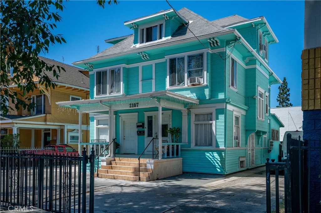2107 S Union Avenue Property Photo 1