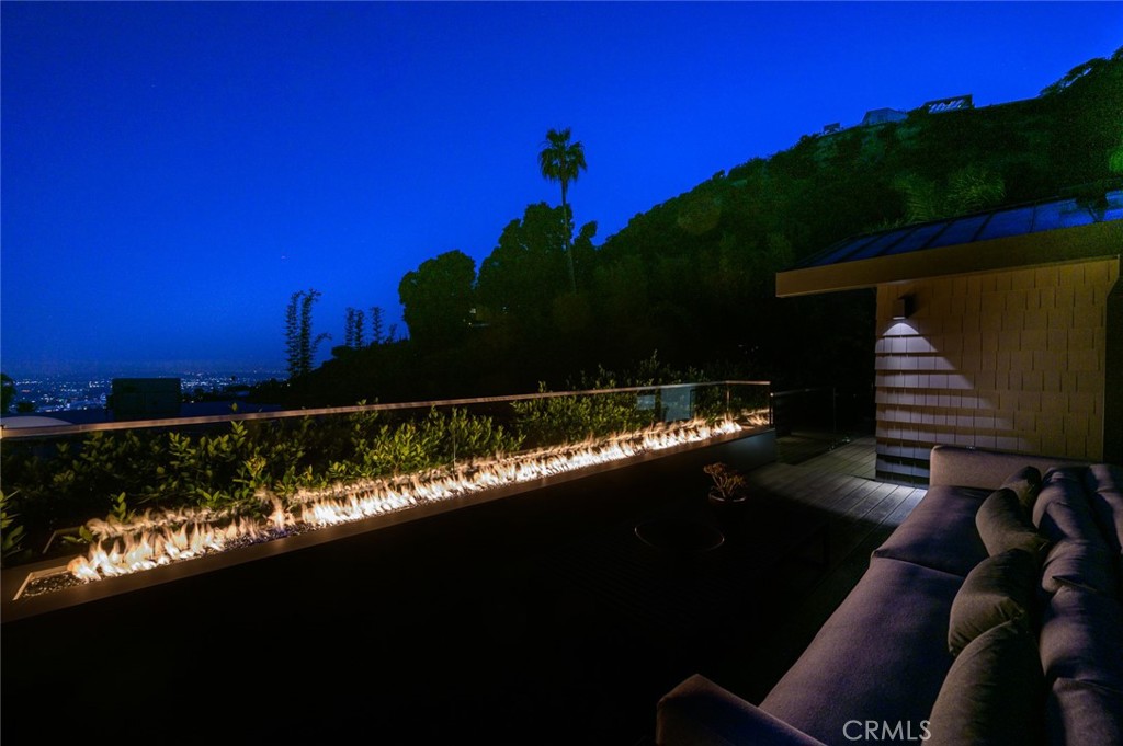 8808 Thrasher Avenue Property Photo 16
