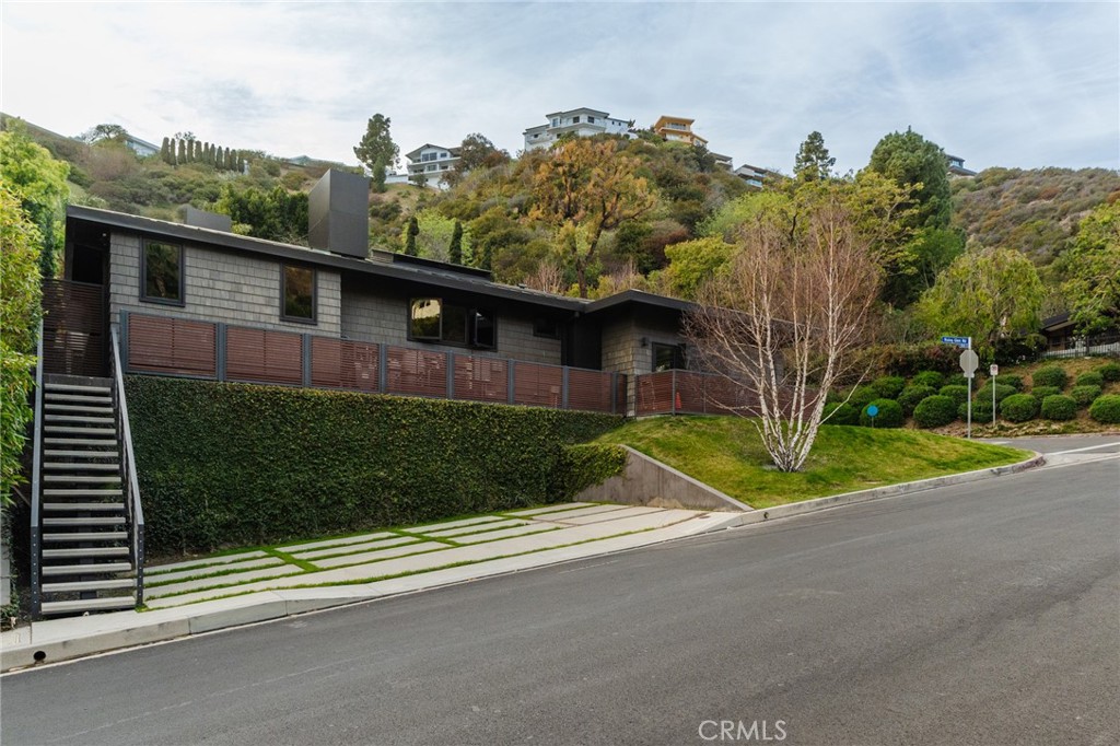 8808 Thrasher Avenue Property Photo 26