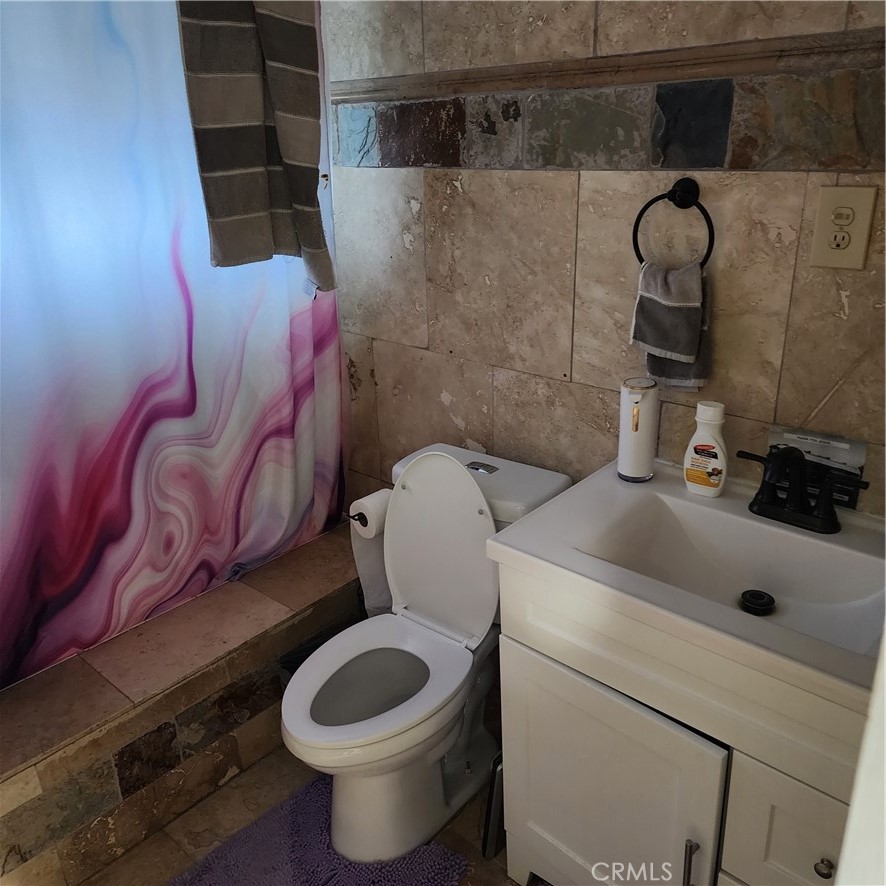 125 E 68th Way Property Photo 6