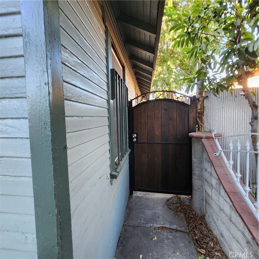 125 E 68th Way Property Photo 8