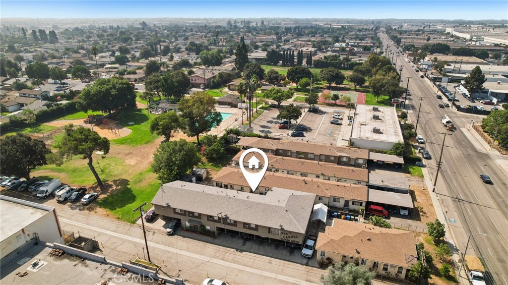 1032 S Greenwood Property Photo 5