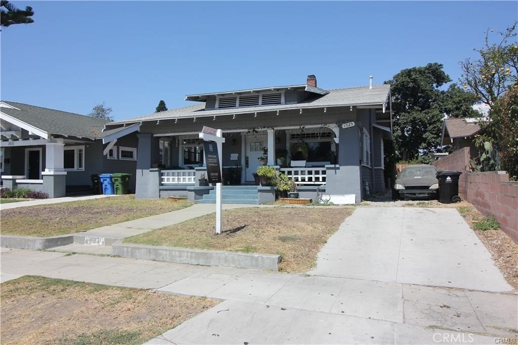 1027 W 46th Street Property Photo 4