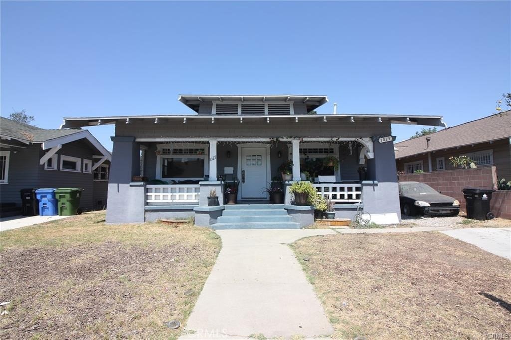 1027 W 46th Street Property Photo 5
