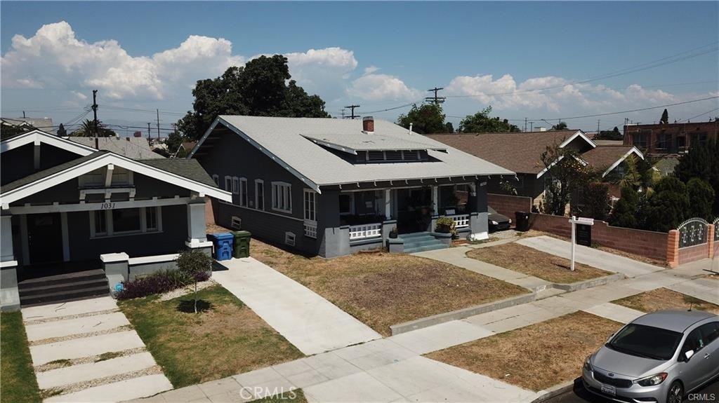1027 W 46th Street Property Photo 6