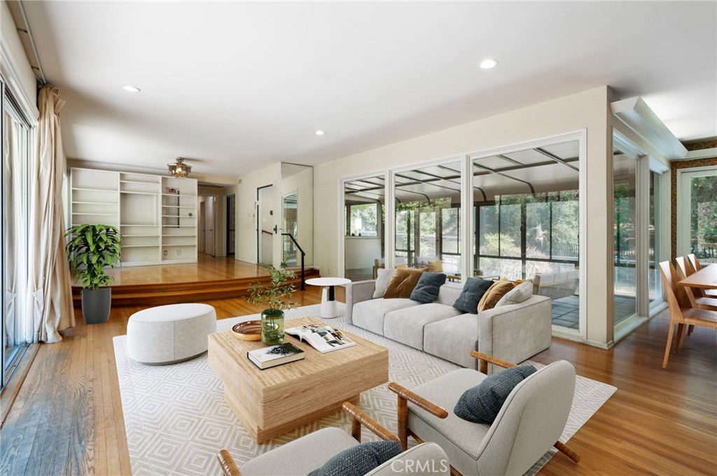 1601 Stone Canyon Road Property Photo 4