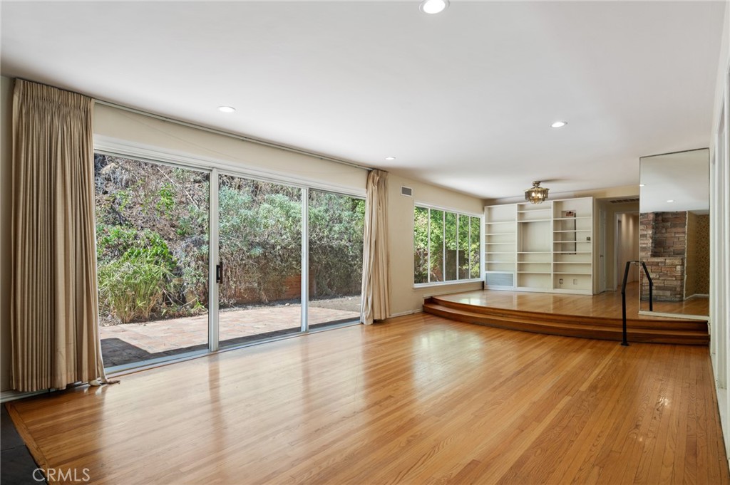 1601 Stone Canyon Road Property Photo 13