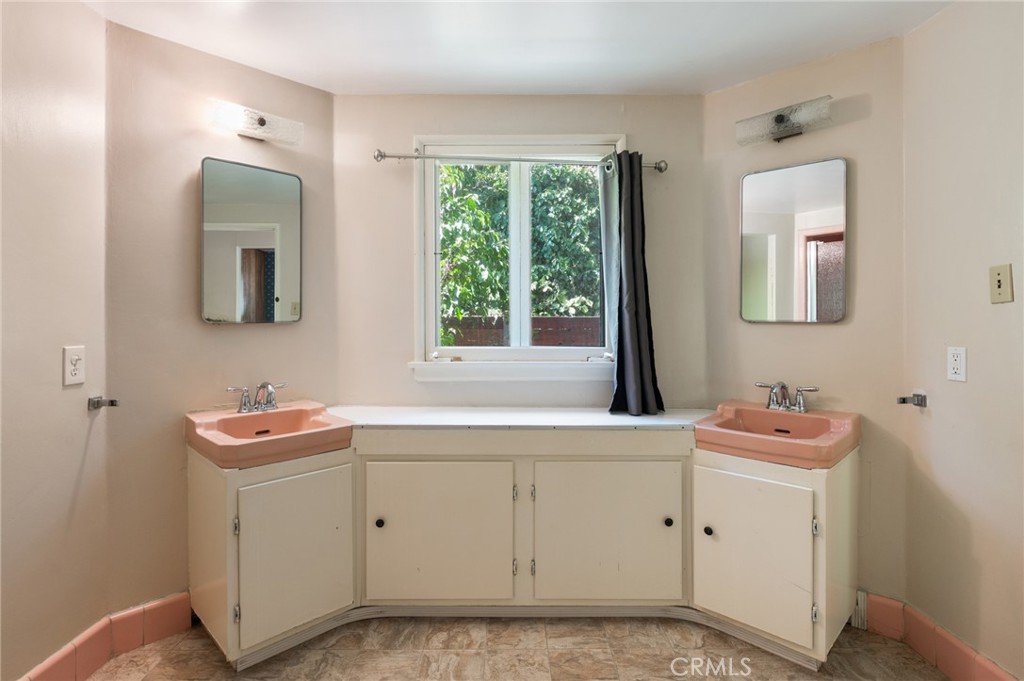 1601 Stone Canyon Road Property Photo 21