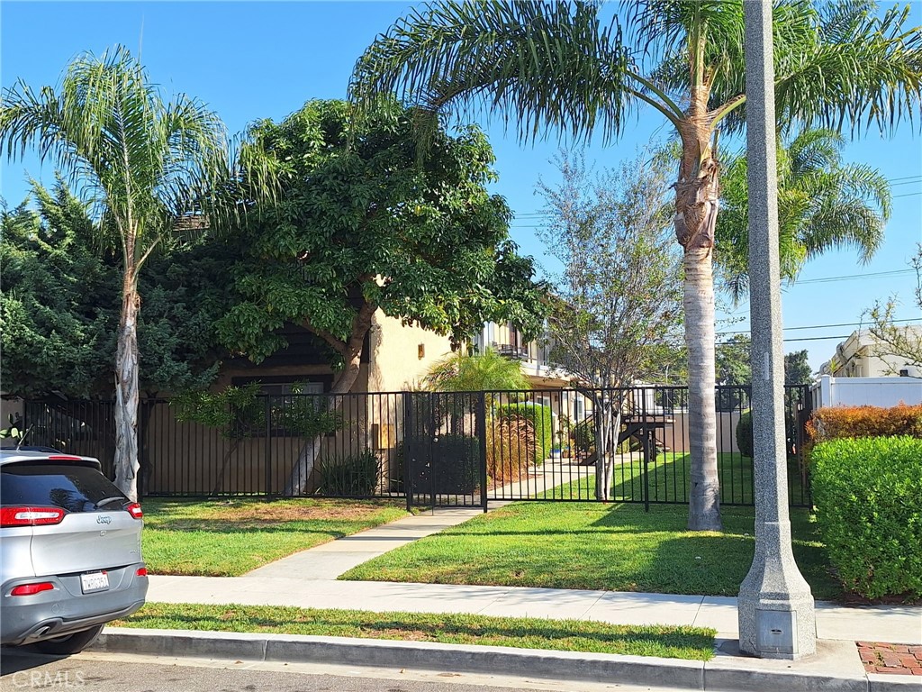 906 Sartori Property Photo 3