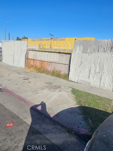 10300 S Main Property Photo 1