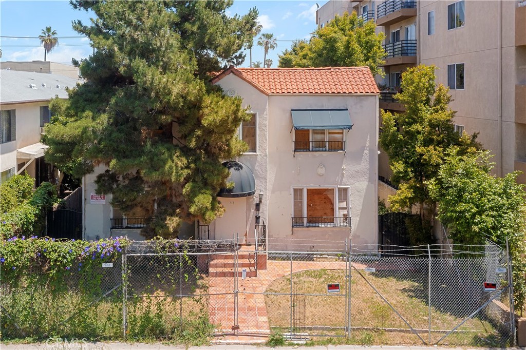 350 N Hayworth Avenue Property Photo 3