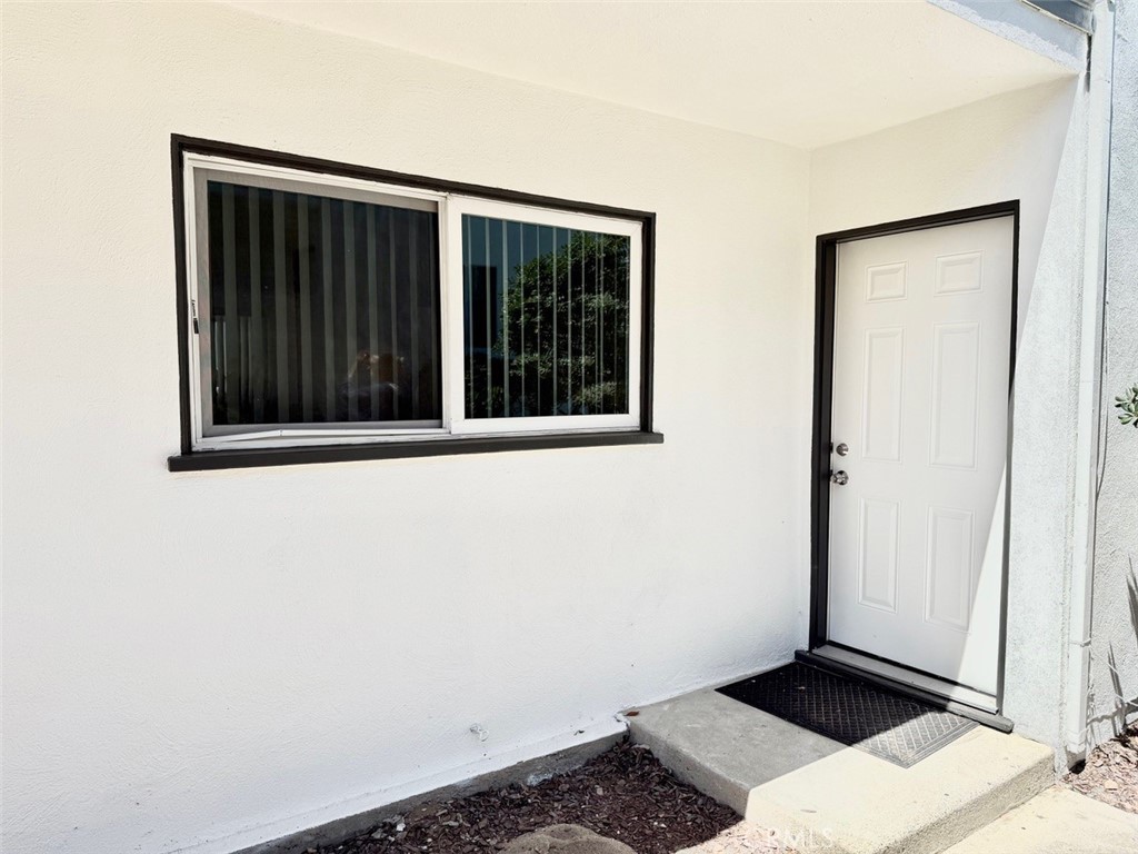 1112 E Imperial Avenue Property Photo 10
