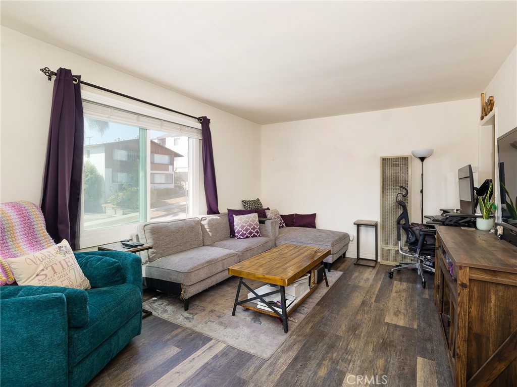 7019 Ramsgate Avenue Property Photo 6