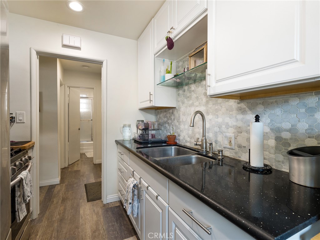 7019 Ramsgate Avenue Property Photo 9
