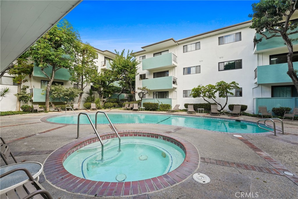 5000 S Centinela 101 Property Photo 1